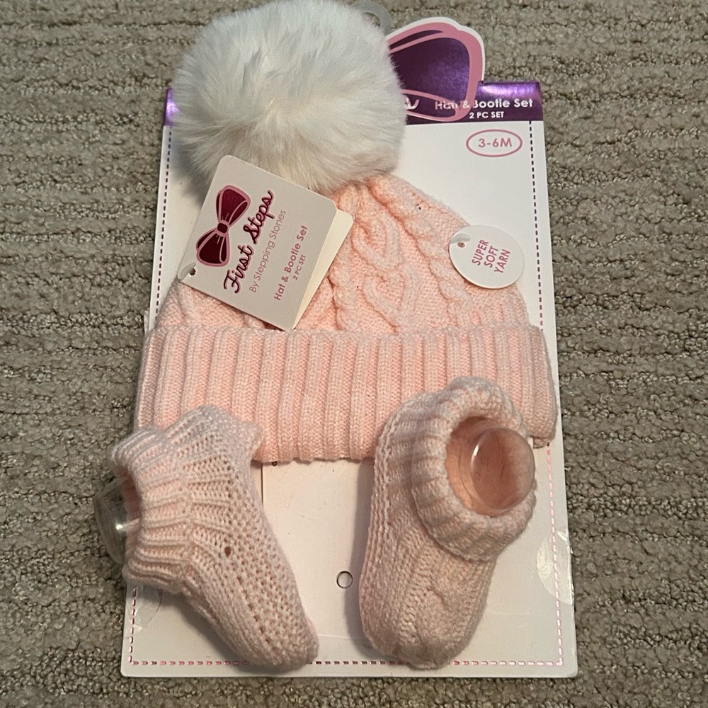 First Steps by Stepping Stones Cable Knit Pom Pom Hat & Booties Set. 3-6 M NWT